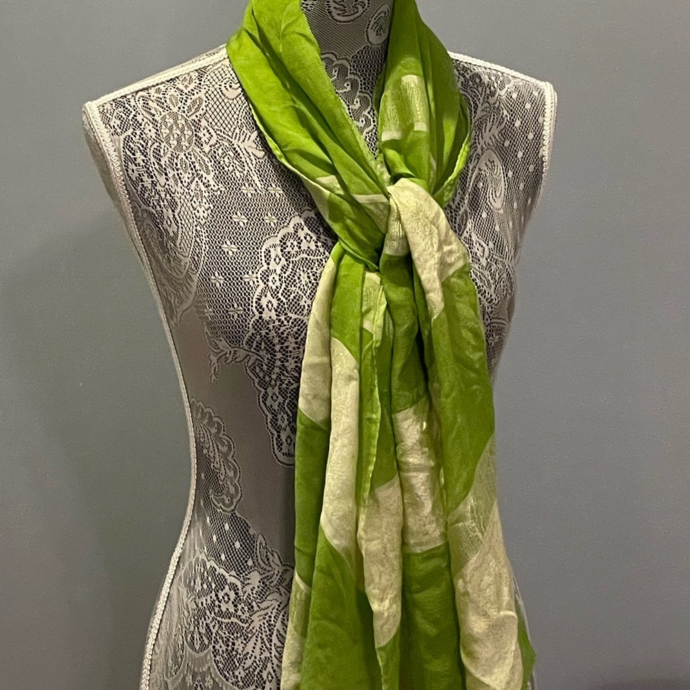 100% Silk Scarf - Picture 3 of 9